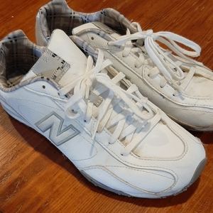 Barely worn NB white sneakers